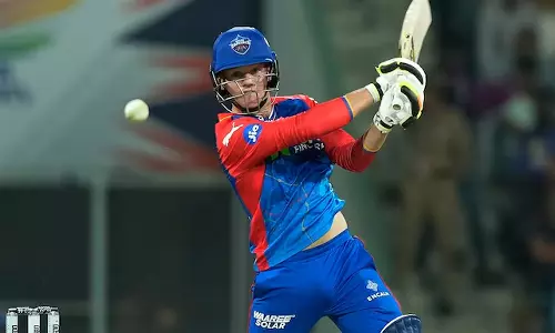 நடப்பு ஐ.பி.எல். தொடரில் அதிவேக அரைசதம்: சாதனை படைத்த ஜேக் பிரேசர்