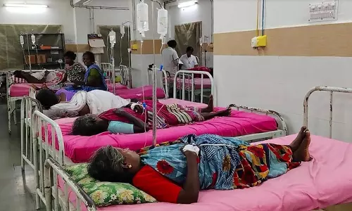நச்சு காற்றால் மூச்சு திணறல்- 30 பேர் மருத்துவமனையில் அனுமதி