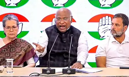 தேர்தல் பணிக்கு வராமல் ஒதுங்கிய காங். நிர்வாகிகள் மீது நடவடிக்கை- பா.ஜ.கவிற்கு ஆதரவளித்ததாக குற்றச்சாட்டு