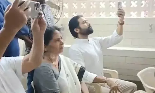 கராத்தேவில் பிளாக் பெல்ட்- மகனின் போட்டியை ரசித்து பார்த்த சூர்யா