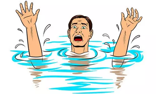 குளத்து தண்ணீரில் மூழ்கி சாக போகிறேன்... மனைவியிடம் அடி வாங்க முடியல என அலறிய வாலிபர்