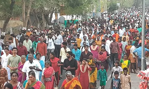 சித்ரா பவுர்ணமி: திருவண்ணாமலையில் லட்சக்கணக்கான பக்தர்கள் கிரிவலம்