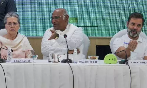 குஜராத்தில் 40 பேர் கொண்ட நட்சத்திர பேச்சாளர்கள் பட்டியலில் கார்கே, சோனியா, ராகுல்