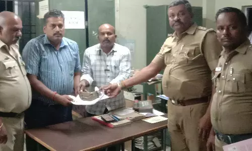 உரிய ஆவணங்கள் இன்றி கொண்டு சென்ற ரூ.1.13 லட்சம் பறிமுதல்