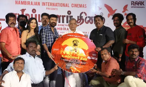 100 கோடியில் இருந்து 1000 கோடி சம்பாதிக்கவே அரசியல்- பிரபல நடிகரை சாடிய இயக்குனர்