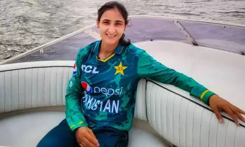 சர்வதேச கிரிக்கெட்டில் இருந்து பாகிஸ்தான் அணியின் முன்னாள் மகளிர் கேப்டன் ஓய்வு