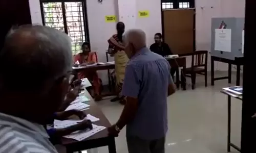 பாராளுமன்ற 2-ம் கட்ட தேர்தல்: கேரளா, கர்நாடகா உள்பட 88 தொகுதிகளில் வாக்குப்பதிவு தொடங்கியது