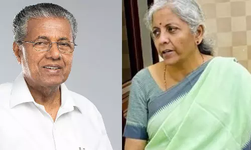 ஜனநாயகக் கடமையை நிறைவேற்றிய பினராயி விஜயன், நிர்மலா சீதாராமன்