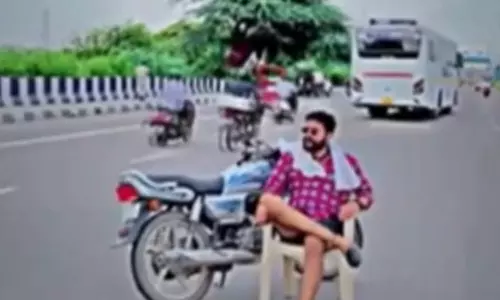 நடுரோட்டில் ரீல்ஸ் செய்து வைரல் - கைதானதால் கதறல்