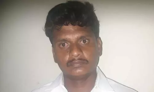 அரியமங்கலத்தில் அ.தி.மு.க. முன்னாள் கவுன்சிலர் மகன் வெட்டி படுகொலை