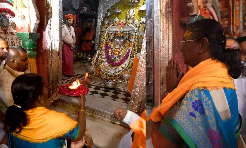 அயோத்தி ராமர் கோவிலில் சாமி தரிசனம் செய்தார் ஜனாதிபதி திரவுபதி முர்மு