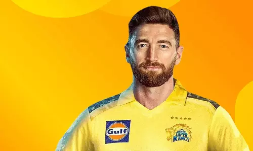 சென்னை சூப்பர் கிங்ஸ் அணியில் அறிமுகம் ஆன வயதான வீரர்