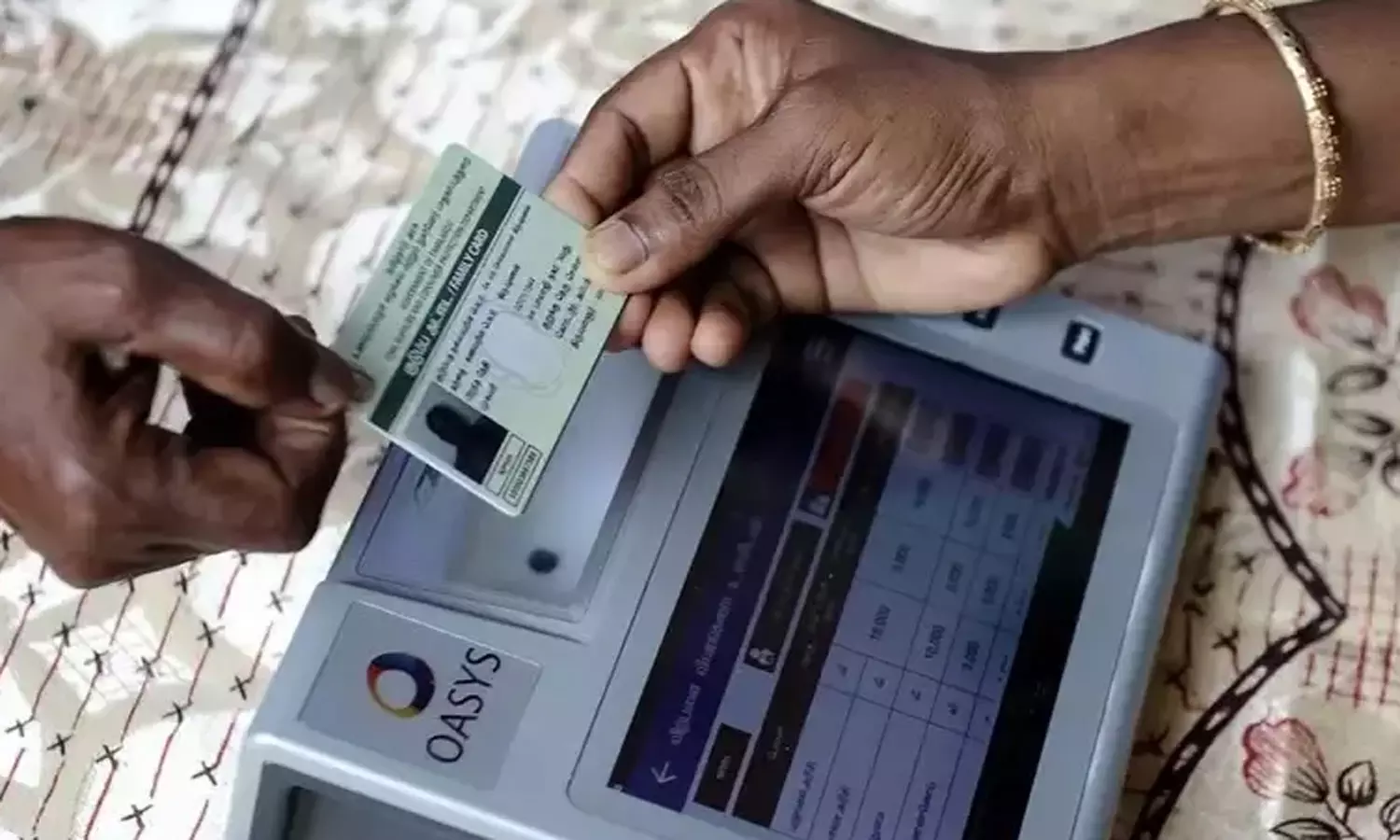 புதிய ரேஷன் ஸ்மார்ட் கார்டுகள் ஜூன் மாதம் முதல் வழங்கப்படும்: தமிழக அரசு நடவடிக்கை புதிய ரேஷன் ஸ்மார்ட் கார்டுகள் ஜூன் மாதம் முதல் வழங்கப்படும்: தமிழக அரசு நடவடிக்கை