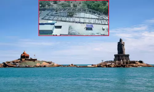 விவேகானந்தர் மண்டபம் - திருவள்ளுவர் சிலை இடையே அமைக்க கூண்டு பாலம் தயார்