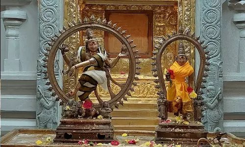 கலைநயம் மிக்க சிற்பங்கள்