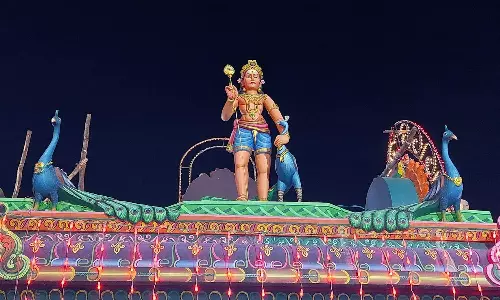 கருணை வடிவமாய் சண்முக சுப்பிரமணியர்