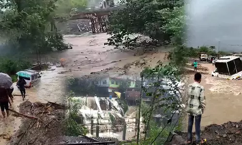 அசாம் மாநிலத்தில் கனமழை: நிலச்சரிவால் பல இடங்களில் தகவல் தொடர்பு துண்டிப்பு