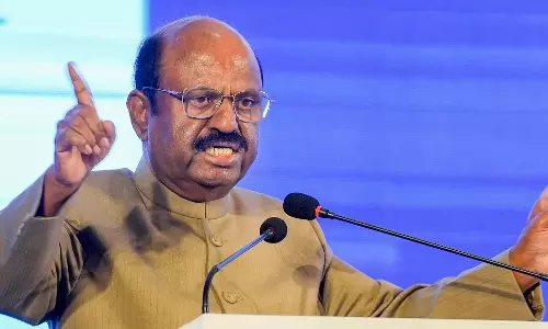 பாலியல் புகார் : ராஜ் பவனில் போலீஸ் விசாரணைக்கு தடை விதித்த கவர்னர்