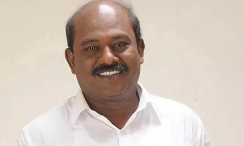 தமிழ்நாடு வணிகர் சங்கங்களின் பேரமைப்பு மாநாடு கொடியேற்றத்துடன் தொடங்கியது- விக்கிரமராஜா