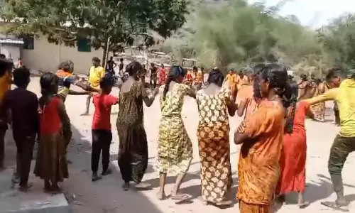 மழை வேண்டி வன தேவதைகளுக்கு விழா எடுத்த மலைவாழ் மக்கள்