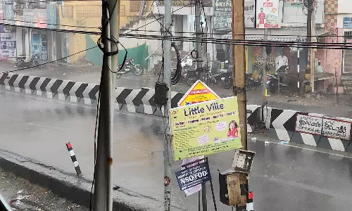 தருமபுரி மாவட்டத்தில் இடி மின்னலுடன் கனமழை கொட்டியது