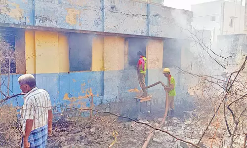 தா.பேட்டை வட்டார கல்வி அலுவலகத்தில் நள்ளிரவில்  தீ விபத்து