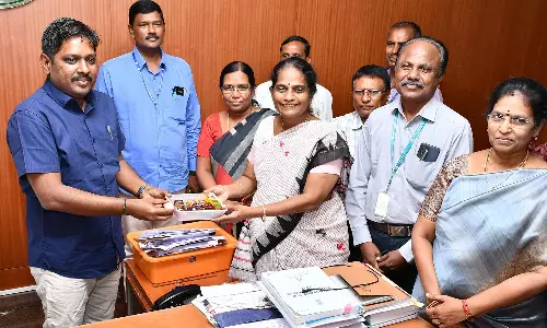 பிளஸ்-2 தேர்வில் தேர்ச்சி பெற்ற 23,242 மாணவர்களும் உயர்கல்வியை தொடர வேண்டும்- திருப்பூர் கலெக்டர்