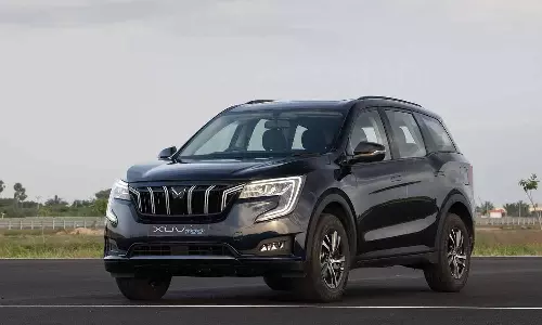 ரூ. 15 லட்சம் விலையில் 7 சீட்டர் XUV700 அறிமுகம் செய்த மஹிந்திரா