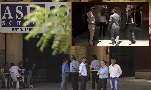 நாளை வாக்குப்பதிவு நடைபெறும் நிலையில் குஜராத்தில் பள்ளிக்கூடங்களுக்கு வெடிகுண்டு மிரட்டல்