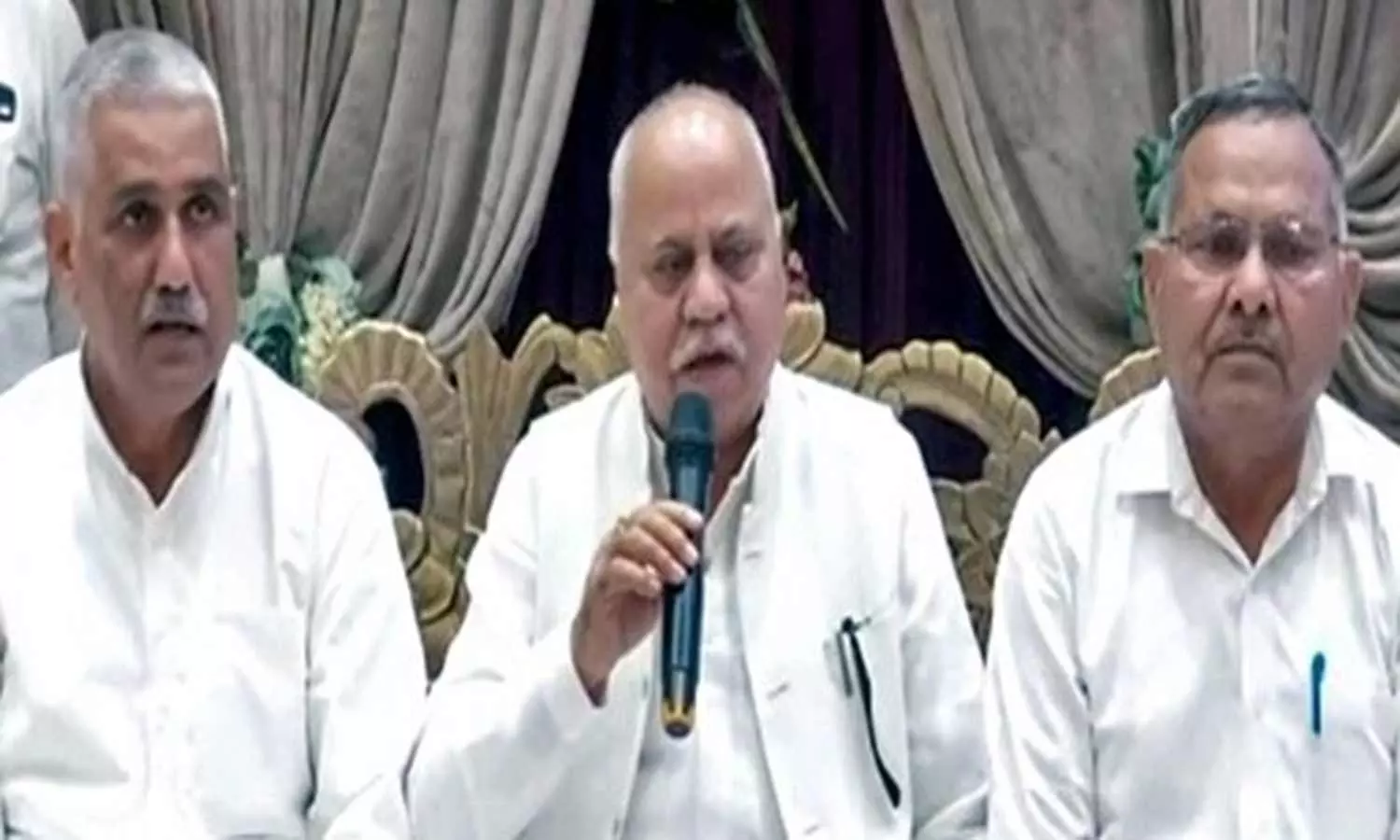 3 சுயேட்சைகள் வாபஸ் பெற்றாலும் அரியானா அரசுக்கு ஆபத்து இல்லை- பாஜக அறிவிப்பு 3 சுயேட்சைகள் வாபஸ் பெற்றாலும் அரியானா அரசுக்கு ஆபத்து இல்லை- பாஜக அறிவிப்பு