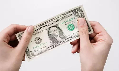 கோடீஸ்வரருக்கு பண உதவி செய்த சிறுவன்