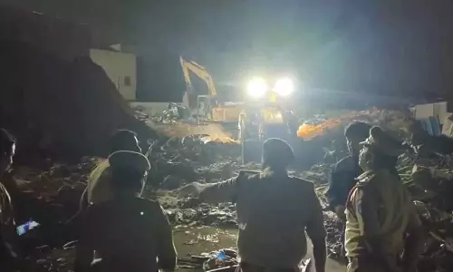 ஐதராபாத்தில் கனமழை- தடுப்புச் சுவர் இடிந்து விழுந்து 7 பேர் பலி