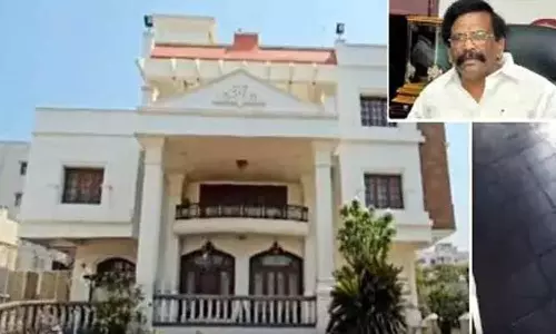 ரூ.7 கோடி கேட்டு முன்னாள் அமைச்சருக்கு வெடிகுண்டு மிரட்டல்