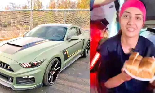 ஆடம்பர காரில் வந்திறங்கி மாஸ் காட்டிய வடா பாவ் விற்கும் இளம்பெண்- வீடியோ வைரல்