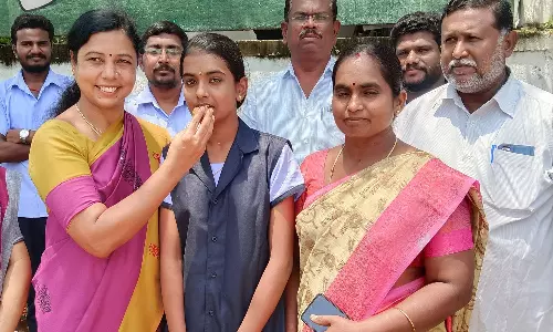 10-ஆம் வகுப்பில் மாநில அளவில் முதலிடம்- சாதனை மாணவியின் கலெக்டர் கனவு