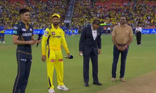 அப்பாடா ருதுராஜ் டாஸ் ஜெயிச்சிட்டாரு... குஜராத்துக்கு எதிராக சிஎஸ்கே பந்து வீச்சு தேர்வு