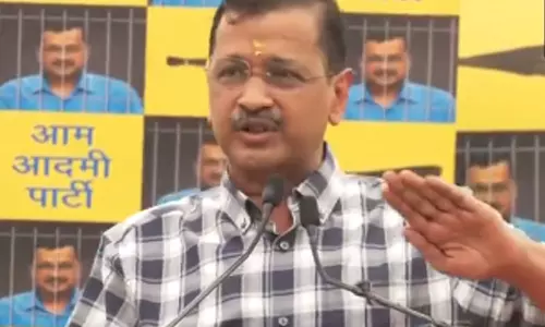 அத்வானியைப் போன்று யோகி-யின் அரசியல் வாழ்வுக்கு முற்றுப்புள்ளி வைப்பார் மோடி - கெஜ்ரிவால்