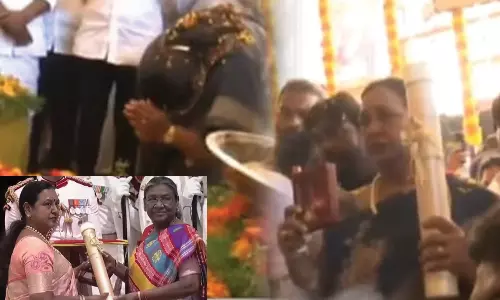 விஜயகாந்த் நினைவிடத்தில் பத்ம பூஷண் விருதை வைத்து மரியாதை செலுத்திய பிரேமலதா