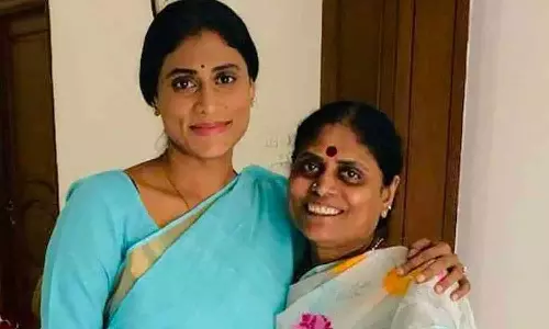 மகள் ஷர்மிளாவுக்கு வாக்களியுங்கள் - தாய் விஜயம்மாவின் வீடியோ வைரல்