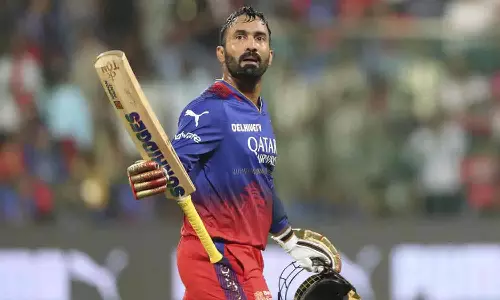 ஐபிஎல் தொடர்களில் அதிக முறை டக் அவுட் ஆன வீரர்களின் பட்டியலில் தினேஷ் கார்த்திக் மீண்டும் முதலிடம்