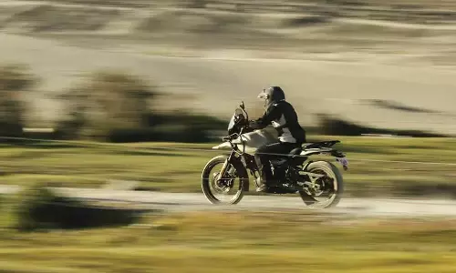 450சிசியில் Naked பைக் உருவாக்கும் ராயல் என்பீல்டு - எதிர்பார்க்கப்படும் விலை, விவரங்கள்