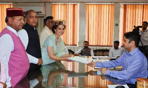 மண்டி தொகுதியில் வேட்பு மனுதாக்கல் செய்தார் கங்கனா ரனாவத்