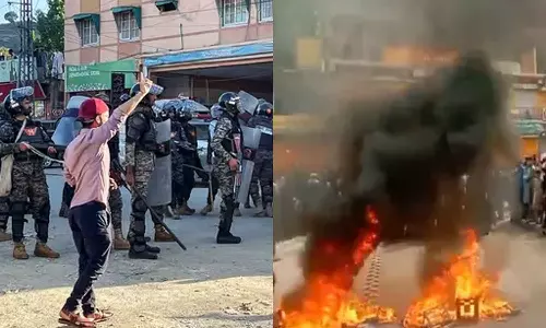 காஷ்மீரில் போராட்டத்தில் ஈடுபட்ட பொதுமக்கள் மீது துப்பாக்கி சூடு- 3 பேர் பலி