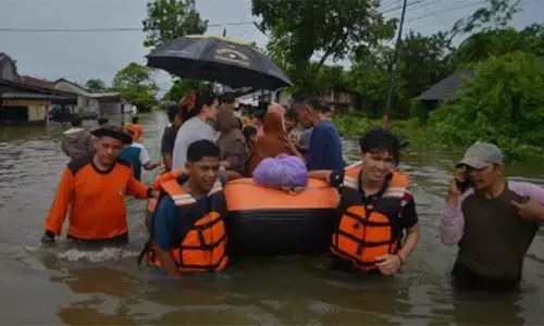 இந்தோனேசியாவில் மழை-வெள்ளத்துக்கு 58 பேர் பலி