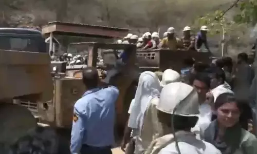 லிப்ட் அறுந்து விழுந்த விபத்தில் ஒருவர் பலி: சுரங்கத்தில் சிக்கிய 14 பேரும் மீட்பு