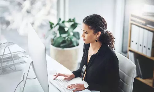 வேலைக்கு செல்லவில்லை என்று கவலைப்படும் பெண்களா நீங்கள்? இதோ உங்களுக்கான சில தொழில்கள்....