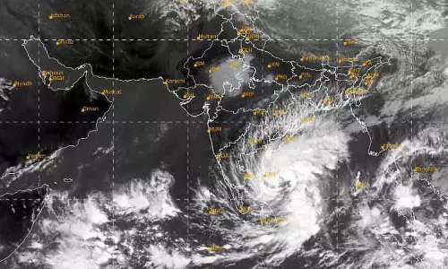 தமிழகத்தில் 3 மாவட்டங்களுக்கு ரெட் அலர்ட்- இந்திய வானிலை ஆய்வு மையம்
