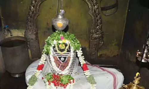 சிவனுக்கு ஏன் தாராபிஷேகம் செய்கிறார்கள்?