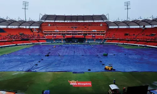 ஐ.பி.எல். 2024: SRHvsGT - மழை காரணமாக டாஸ் போடுவதில் தொடர்ந்து தாமதம்