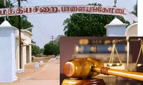 பாளை ஜெயிலில் கைதிகள் இடையே மோதல்- 4 பேர் மீது வழக்கு